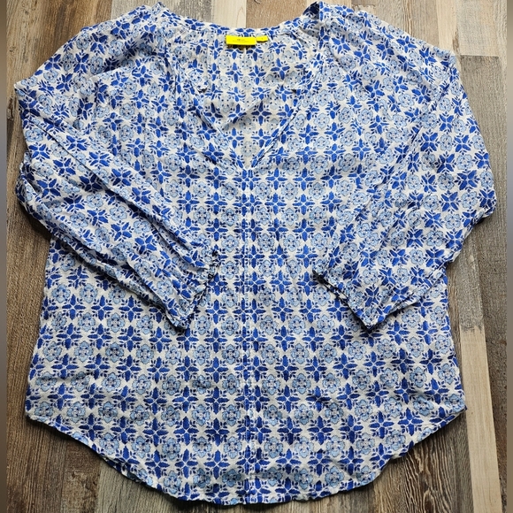 Roller Rabbit Lilian Lucy Top Size Womwn's Small Blue White Blouse - Picture 2 of 12